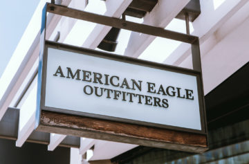 american eagle outditters sign