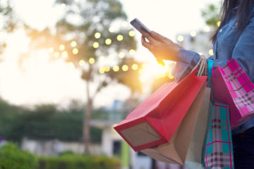 mobile app, holiday shopping, holiday 2018, retailers